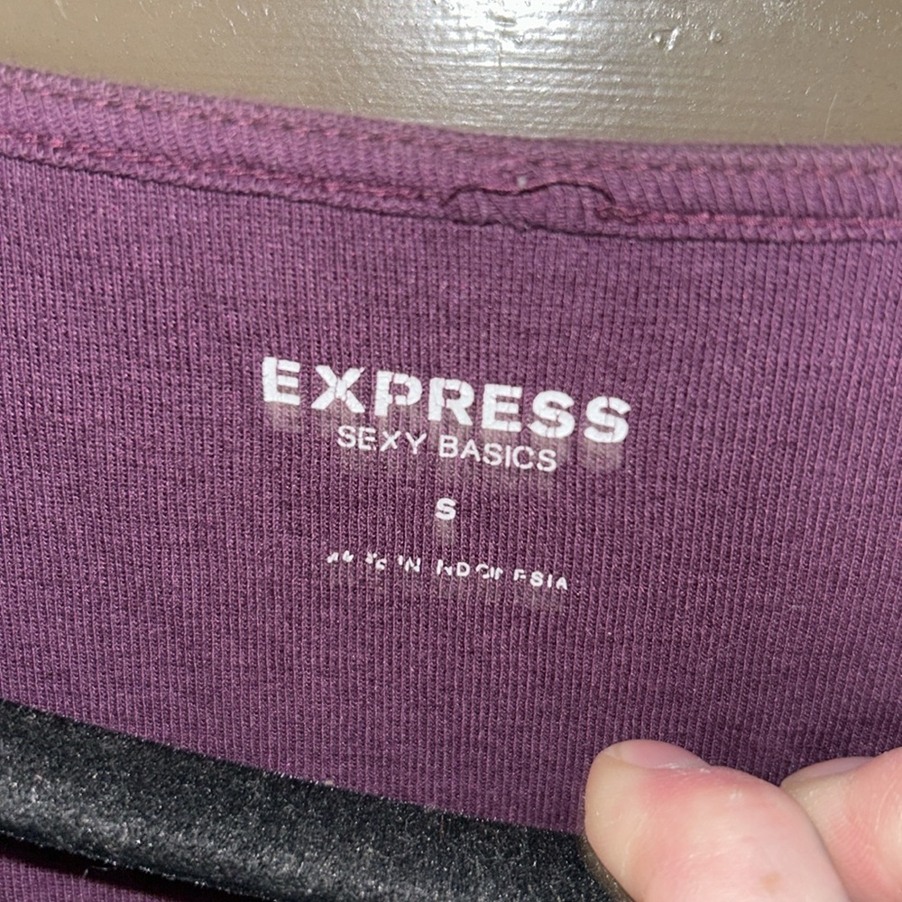 Sexy basic by Express; small - Picture 2 of 7